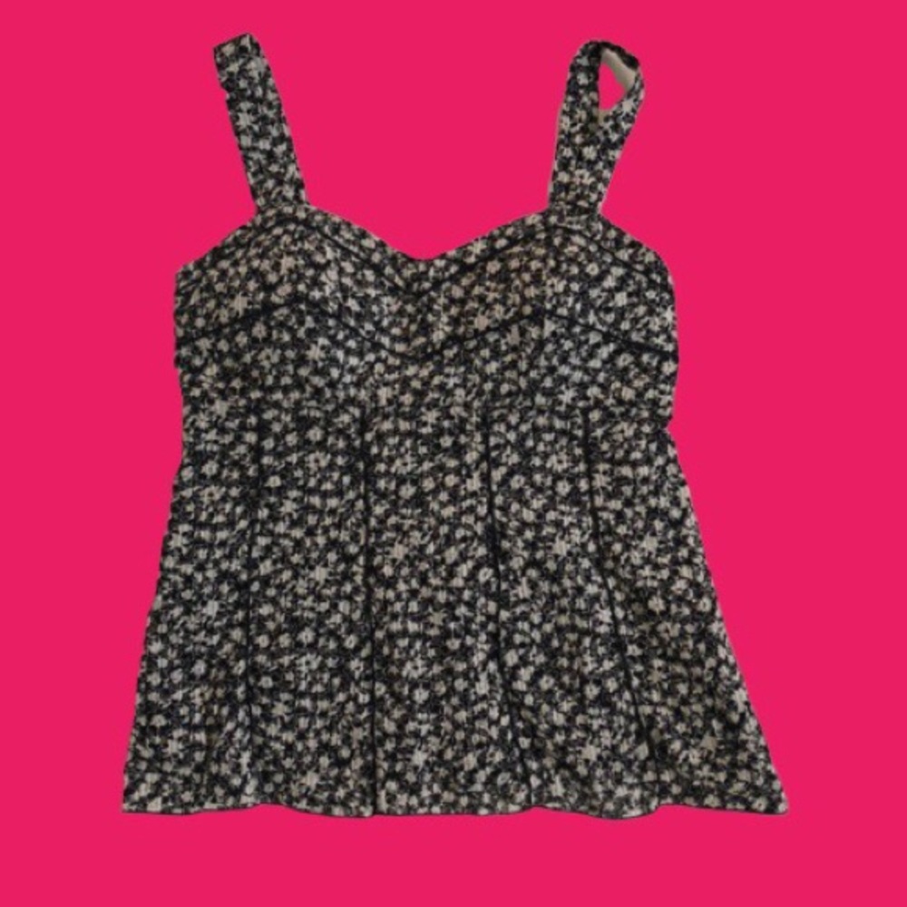 Beautiful black and white corset style top in a 10